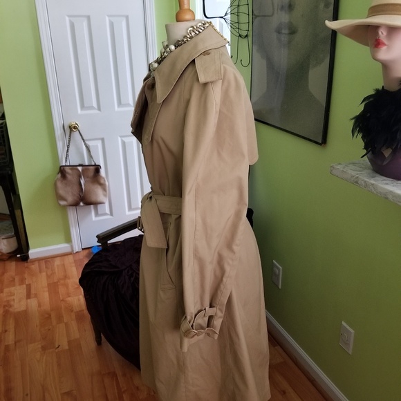 Designer Vintage Trench Coat - Picture 4 of 7